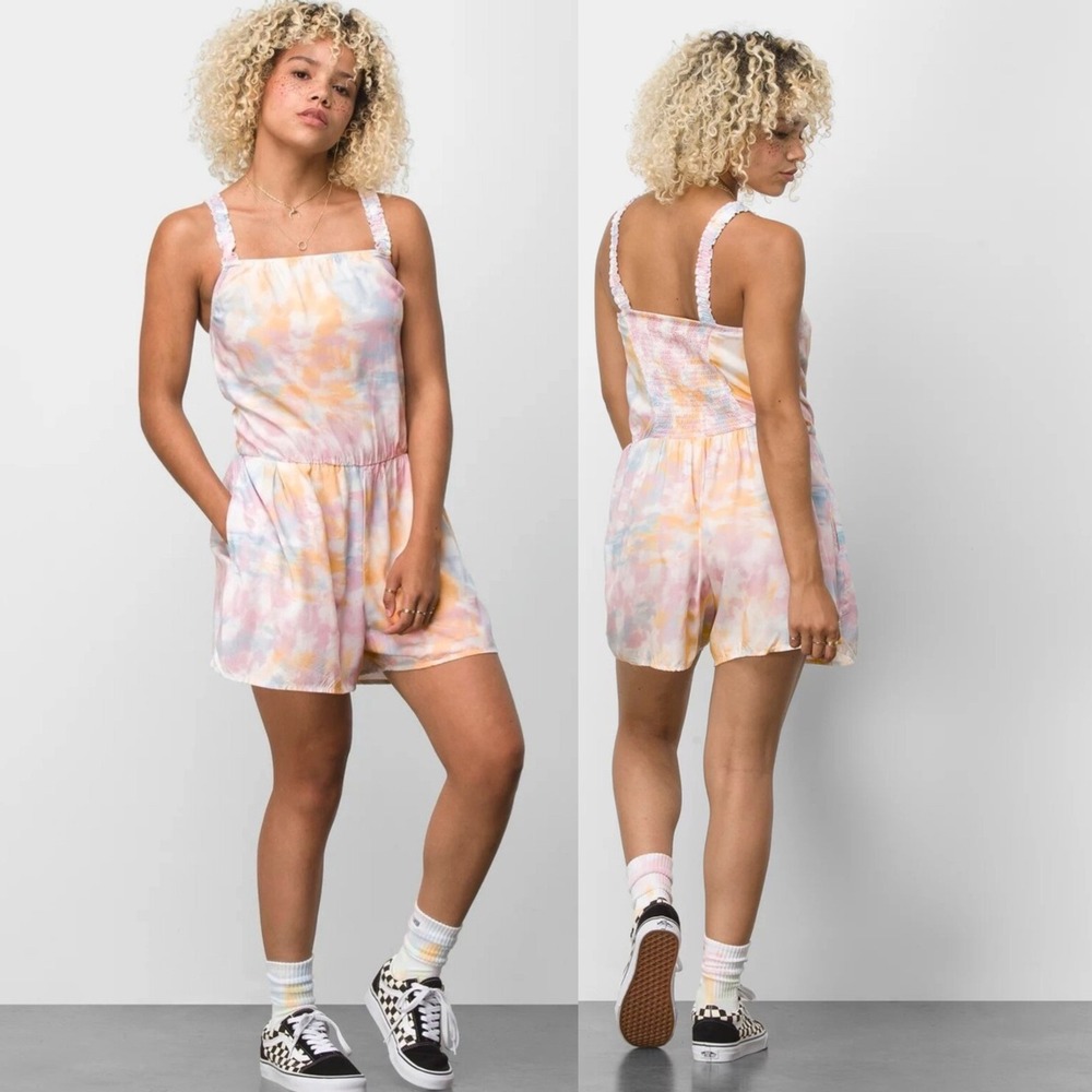 Vans Tie Dye Romper,‎ Pastel, Medium, Lounge travel, Sleeveless Smocked Back